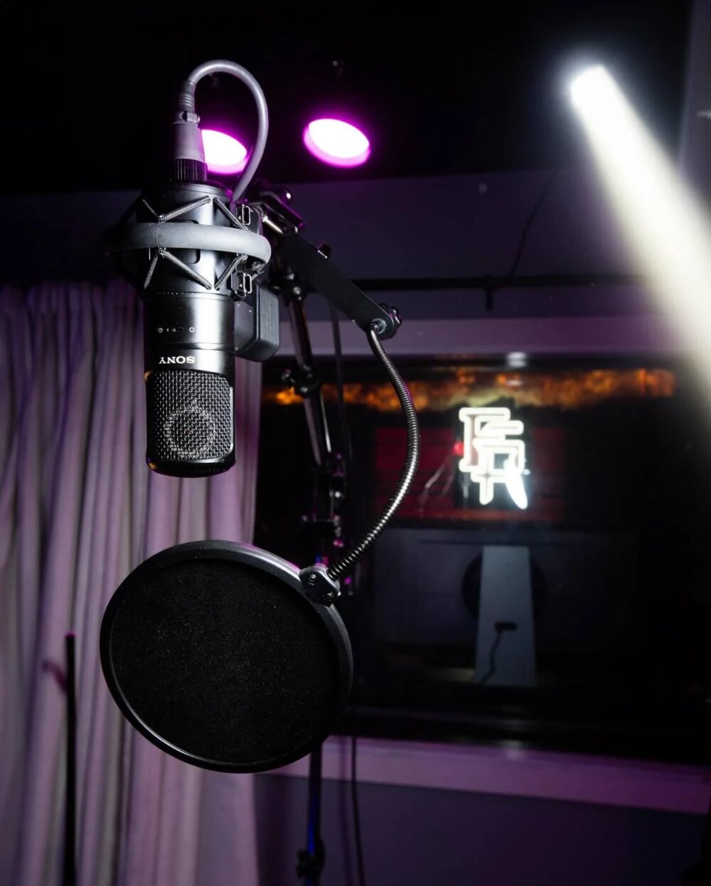 FSP vocal booth